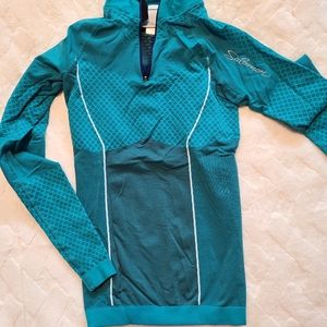 Small Salomon Seamless top
